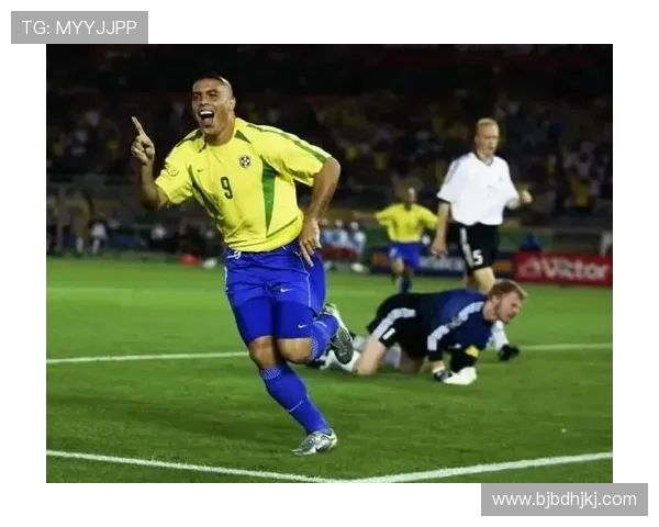 莱万谈巅峰之道十年积累塑造持续顶级状态在职业足球赛场上